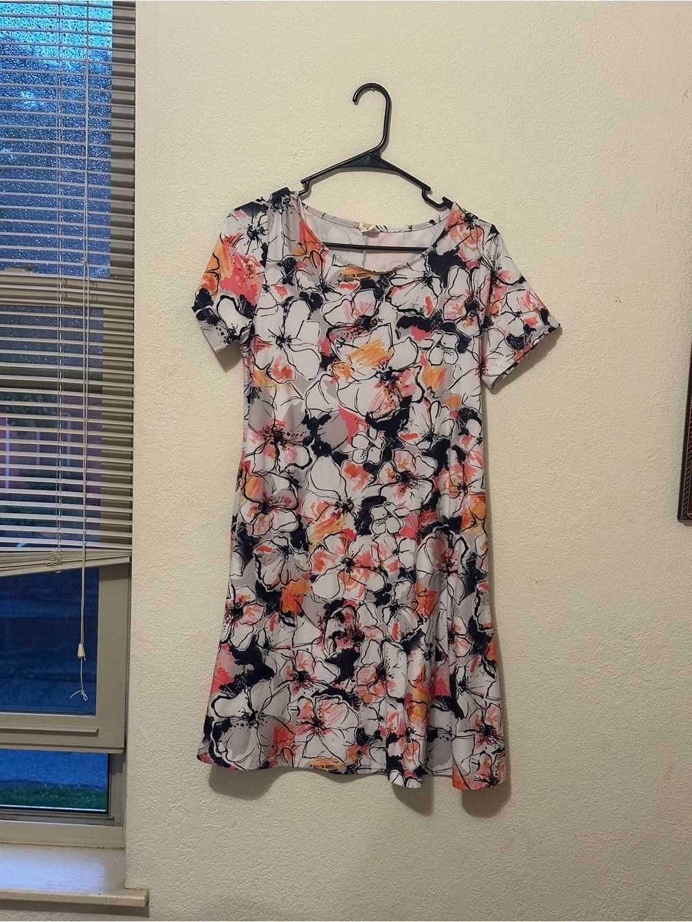 Yelete women's boutique dress size M black white and coral